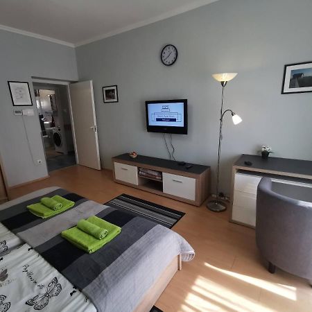 Smart Szallas Apartman Мишкольц Экстерьер фото