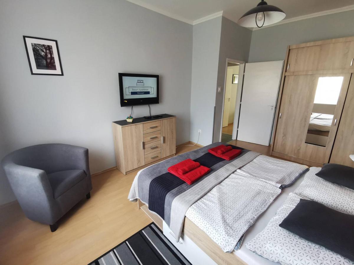 Smart Szallas Apartman Мишкольц Экстерьер фото