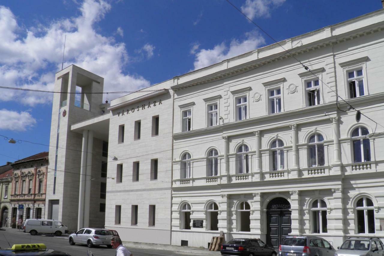 Smart Szallas Apartman Мишкольц Экстерьер фото